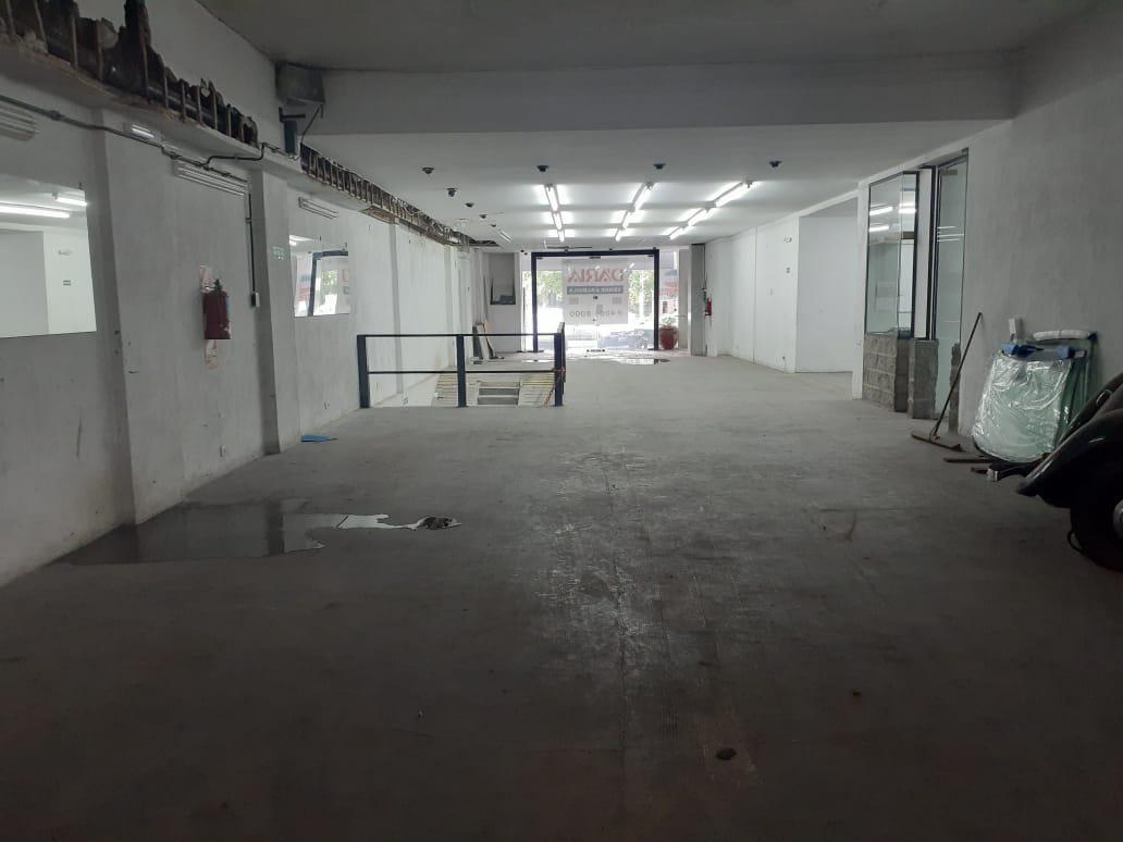 Venta de local sobre Avenida Libertador zona Puerto de Olivos
