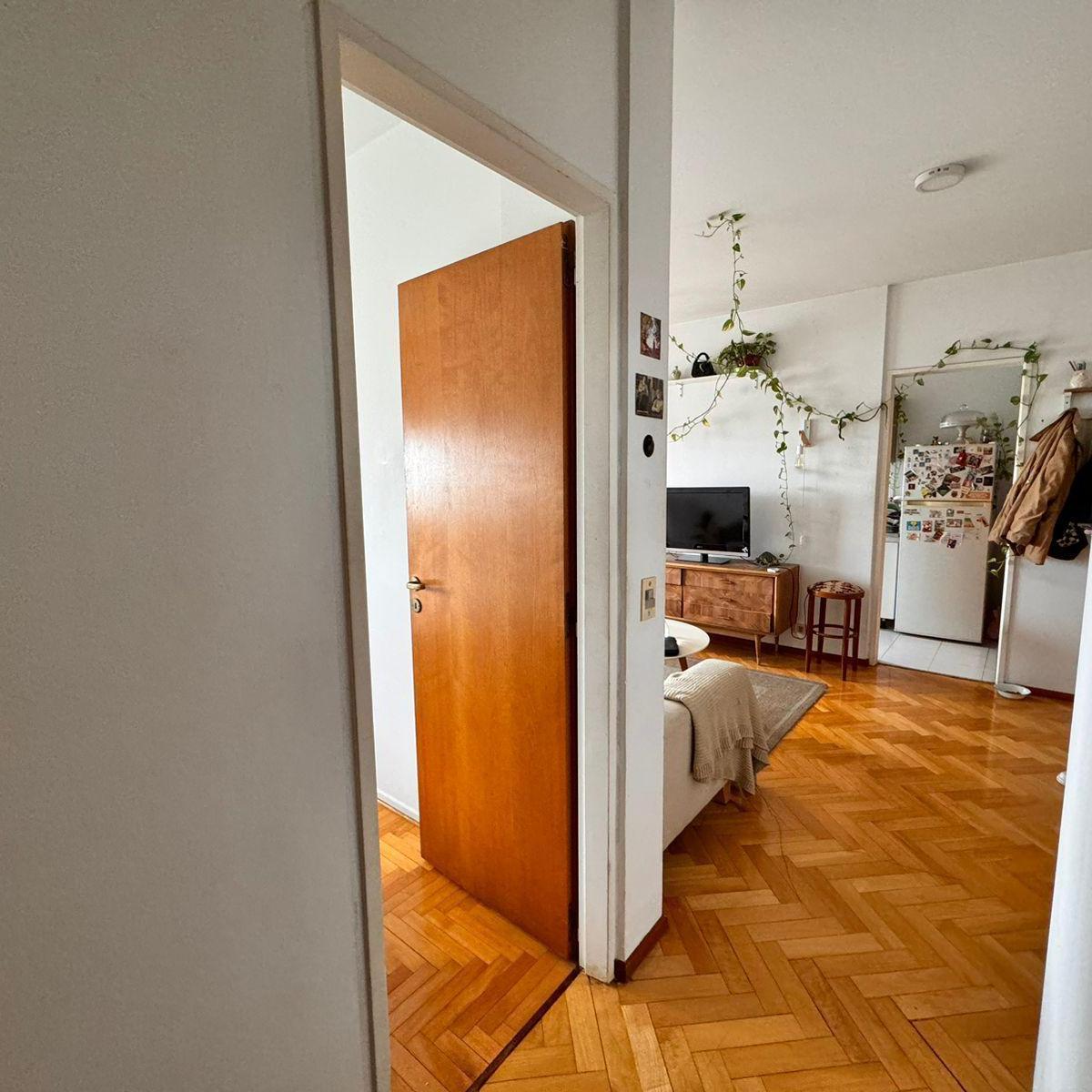 Departamento en venta de 3 ambientes con cochera en Almagro, pileta.