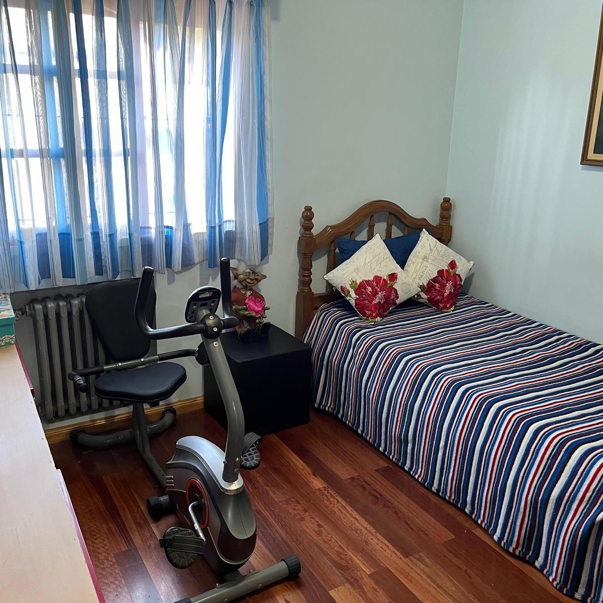 Casa en Venta en Olivos, 4 Dorm.. Quincho con Parrilla, Cochera. 2