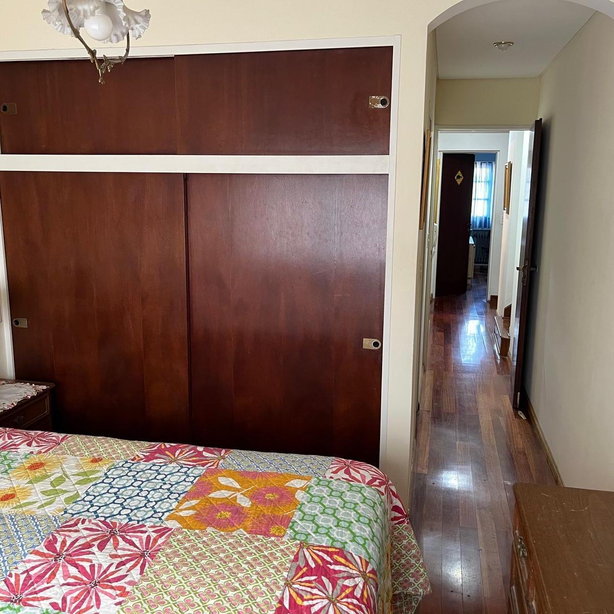 Casa en Venta en Olivos, 4 Dorm.. Quincho con Parrilla, Cochera. 4