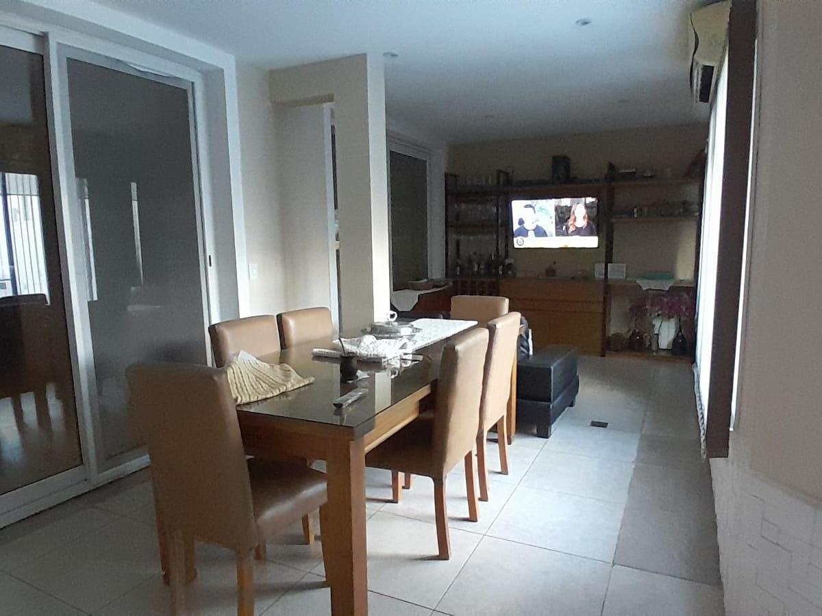 Foto de Casa Minimalista en Venta en Olivos, 3 dormitorios en suite., imagen 5