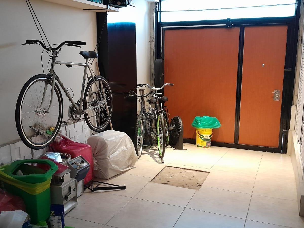 Foto de Casa Minimalista en Venta en Olivos, 3 dormitorios en suite., imagen 2
