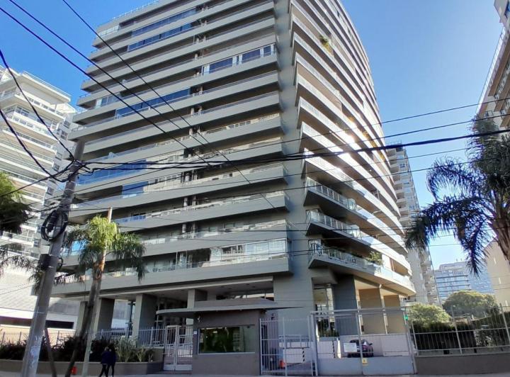 Departamento en venta en Puerto de Olivos, dos ambientes con cochera.