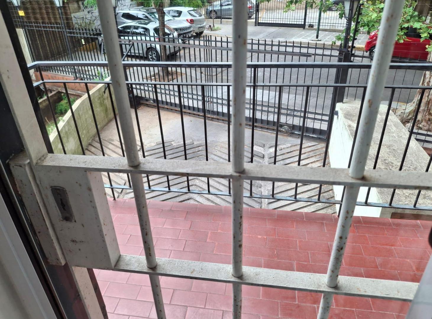 Departamento en venta en San Isidro, dos ambientes próximo a estación.