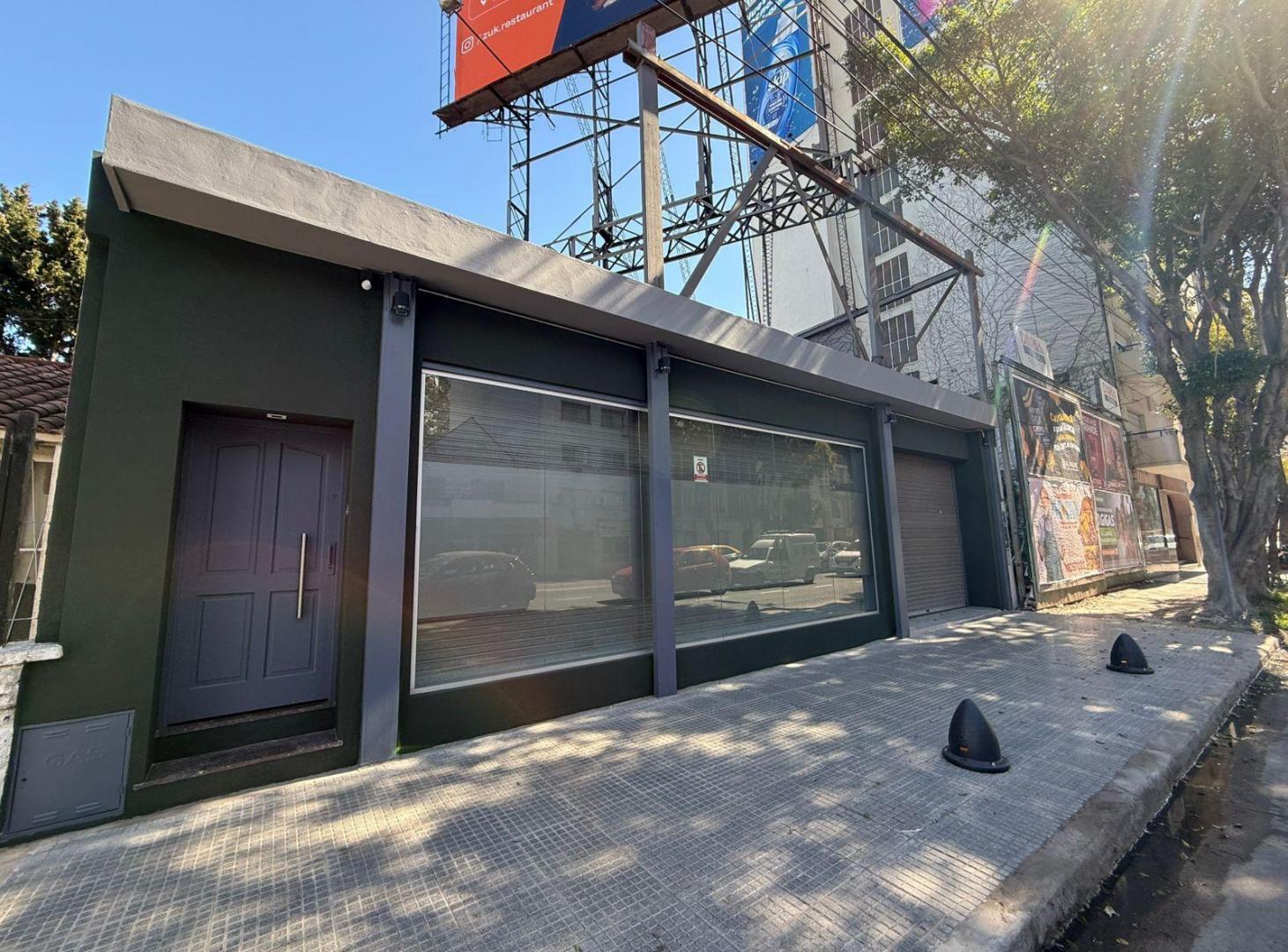 Departamento / Oficina sobre Av. Del Libertador.