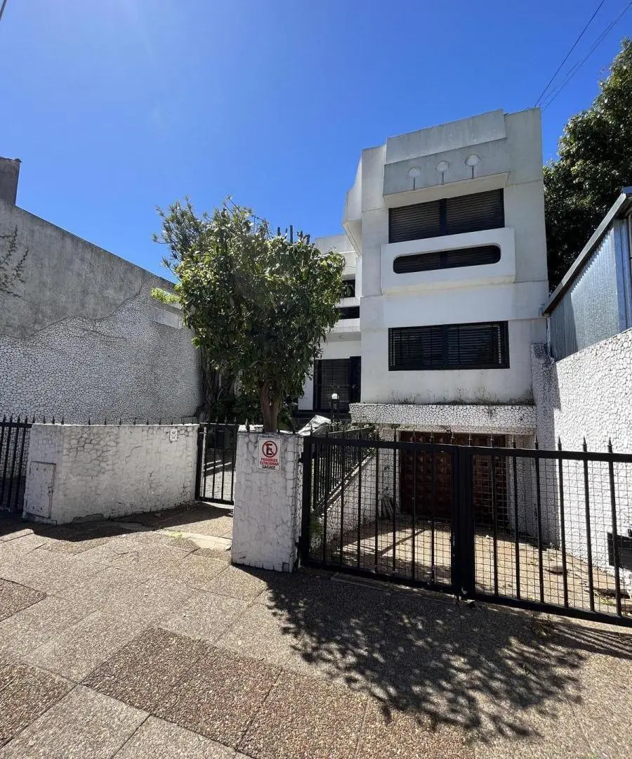 Casa en venta 6 ambientes en Florida 2