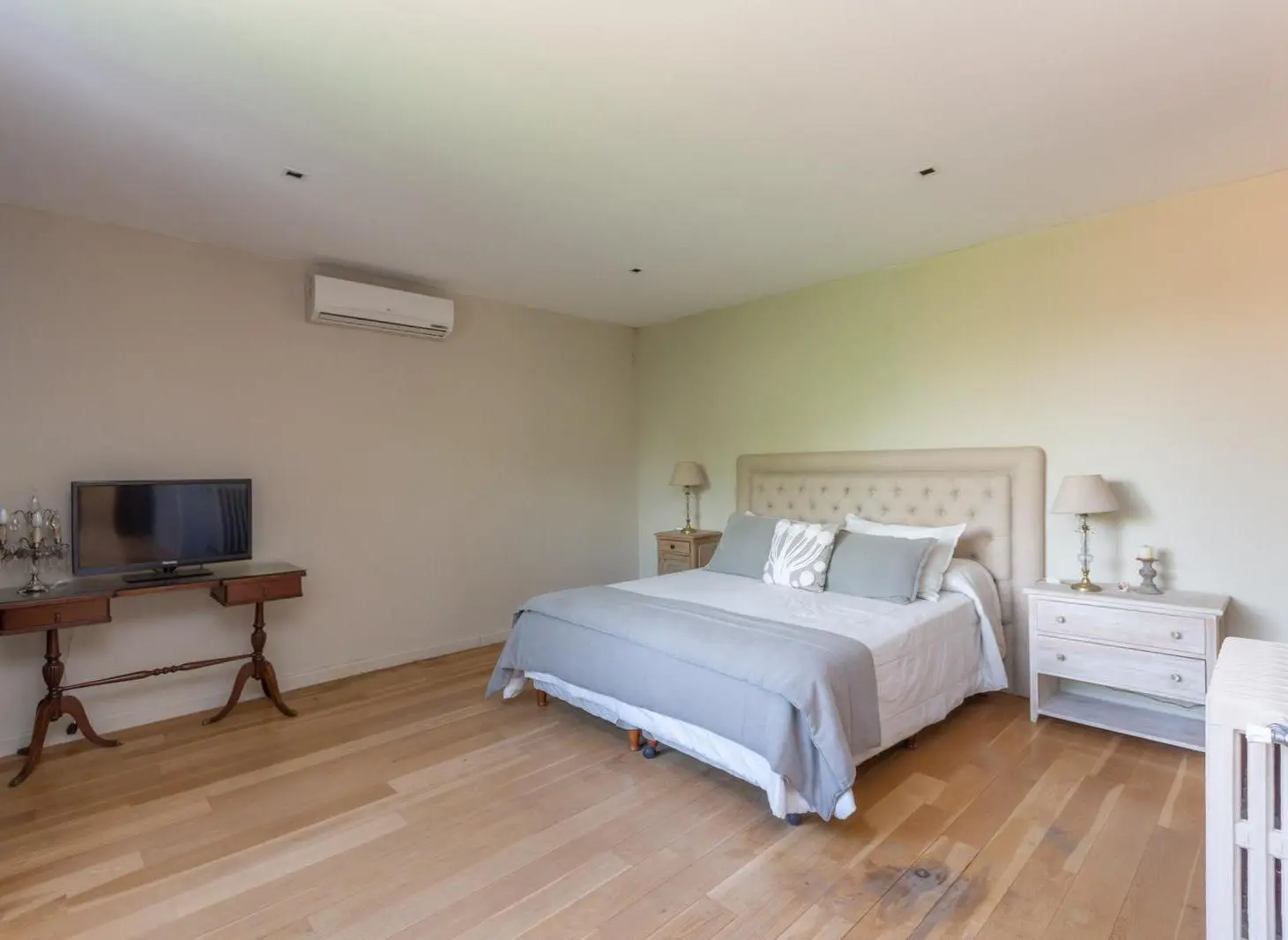 Casa en venta en barrio Los Miradores I 4