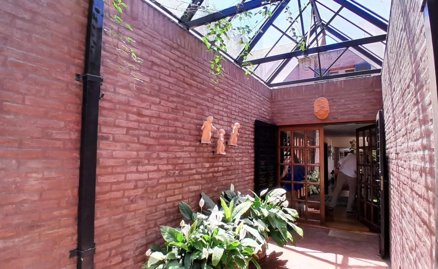 Chalet en venta en Martinez de Libertador al Rio, 2300M2 en barranca, calle privada, cul de sac. 5