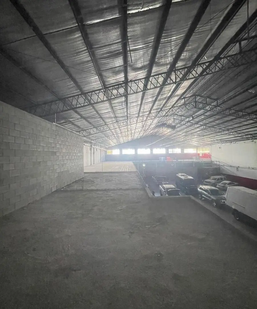 Nave Industrial en Uruguay y Acceso 2
