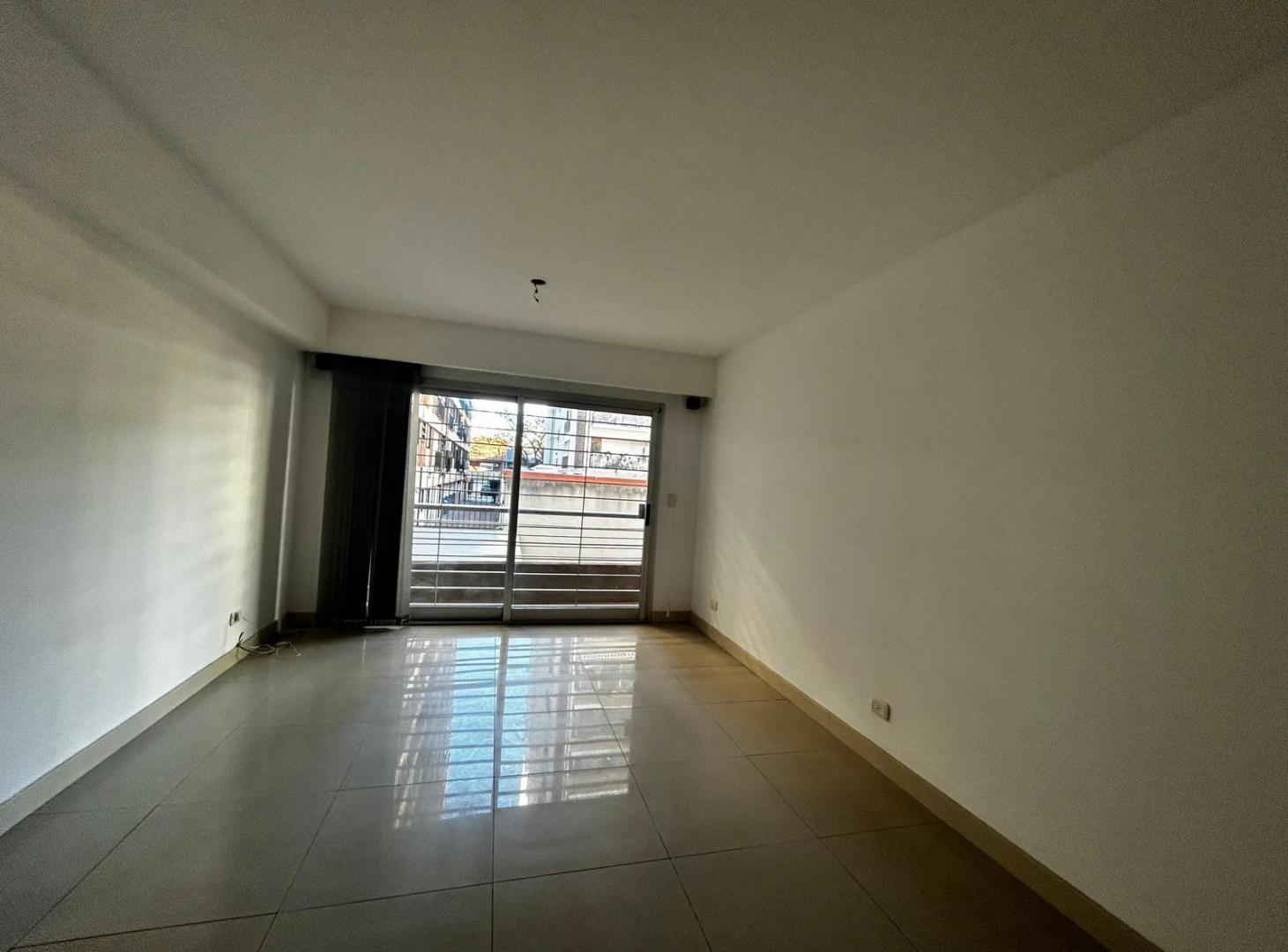Foto de Departamento en venta en Martínez, de 2 ambientes, cochera, baulera., imagen 2