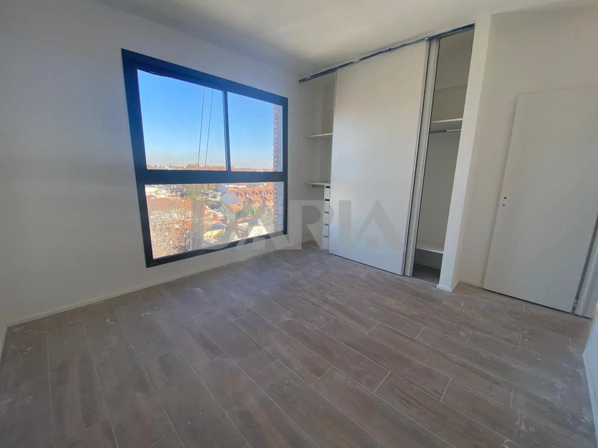 Departamento en venta 2 ambientes con cochera y baulera. Vistas panorámicas. Olivos 4