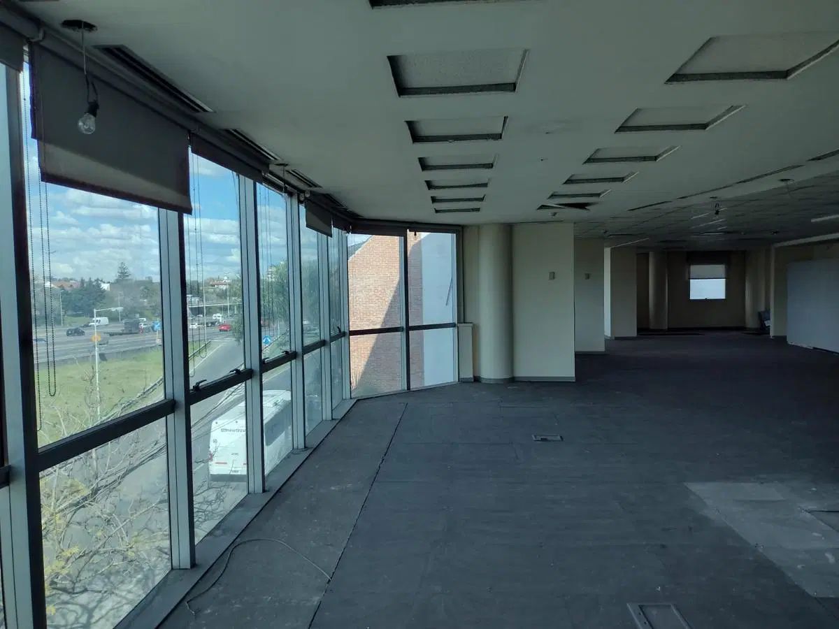 Edificio de oficinas en venta sobre colectora Panamericana, Vicente López 5