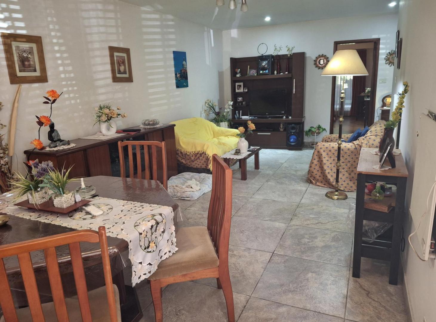 Casa en venta en Olivos, en una planta, sobre lote de 500 M2.