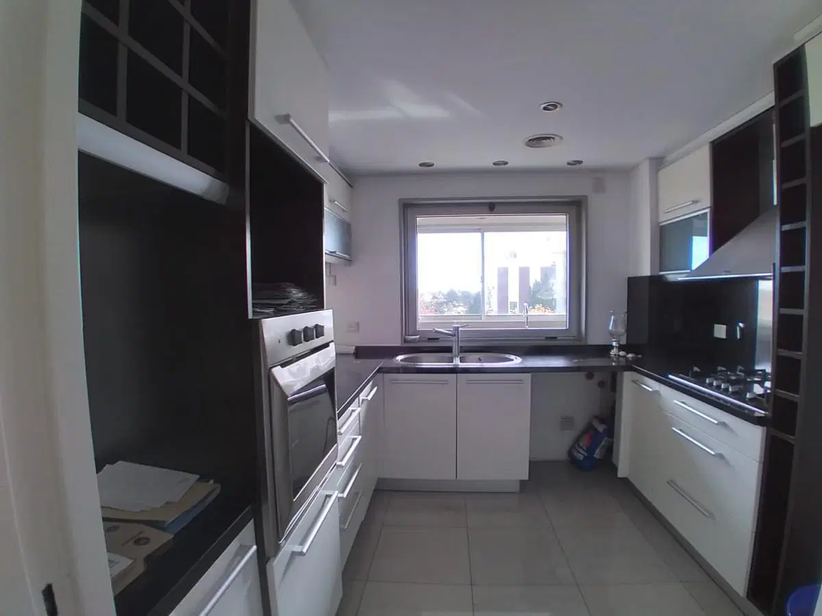 Excelente 4 ambientes con 1 cocheras, zona residencial! 5