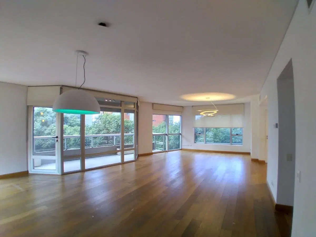 Excelente 4 ambientes con 1 cocheras, zona residencial! 3