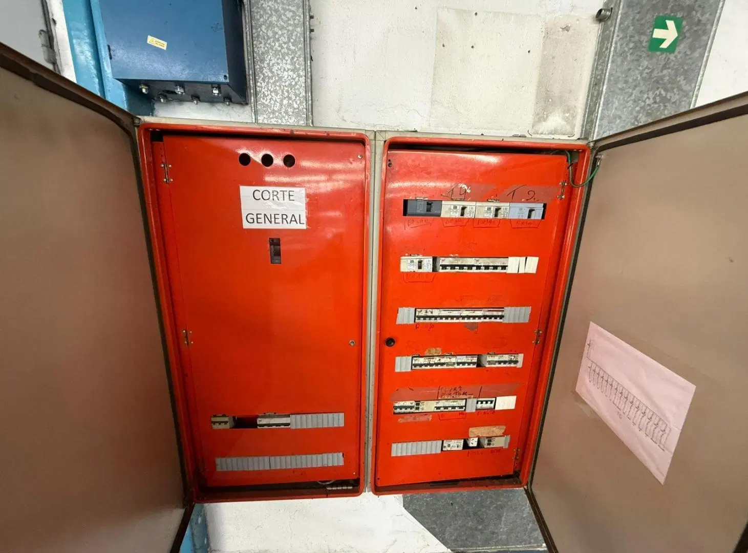 Depósito en venta, Zona Industrial de Vicente Lopez. 4