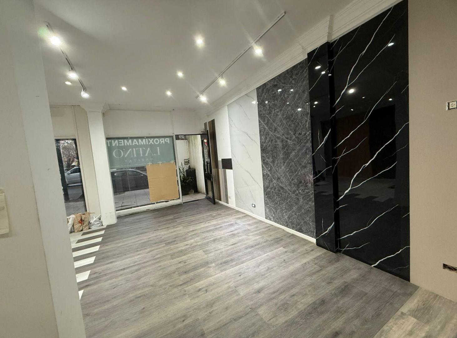 Foto de Venta local comercial sobre Avenida Libertador en San Isidro, imagen 3