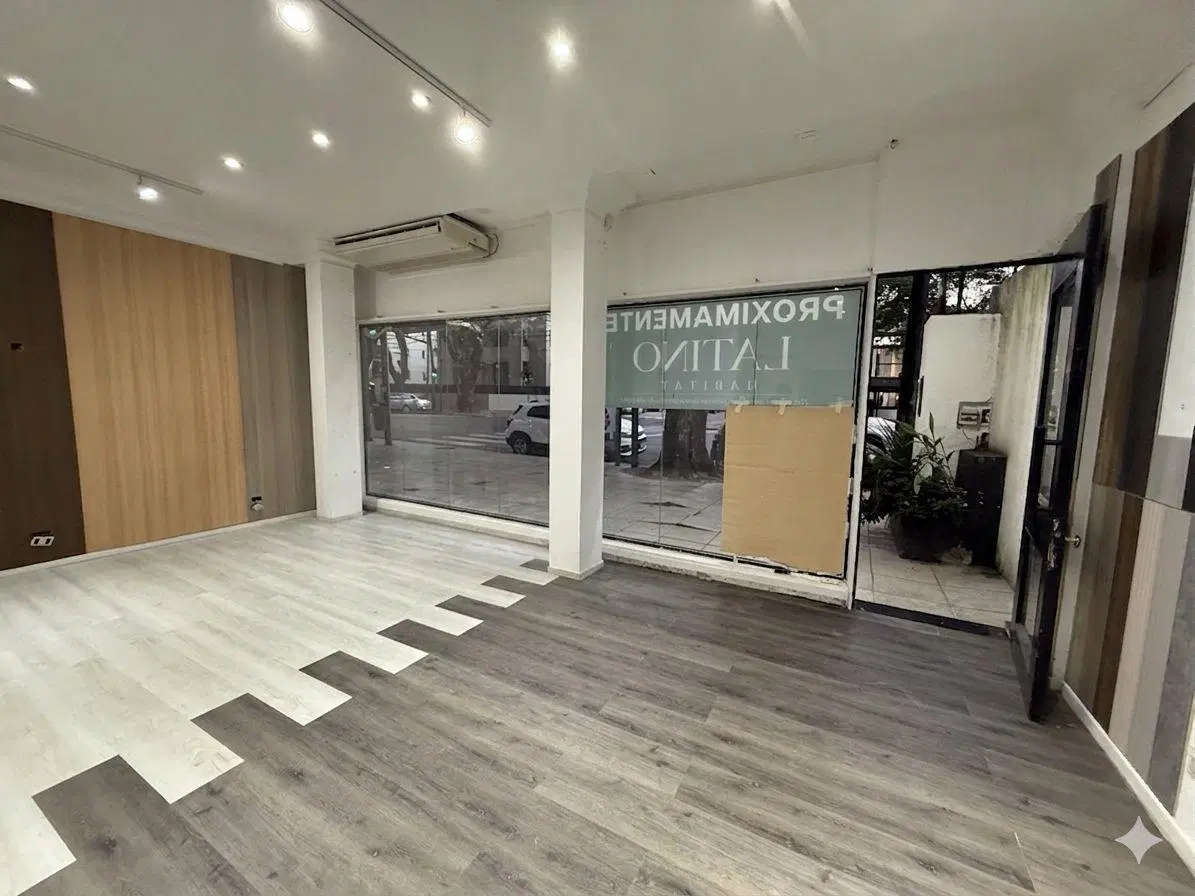 Venta local comercial sobre Avenida Libertador en San Isidro 1