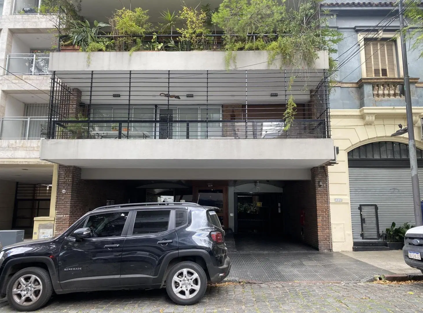 Venta 4 ambientes con cochera, Zona  Belgrano "R". 5