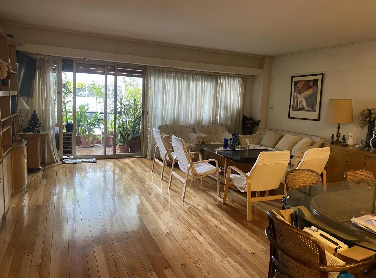 Venta 4 ambientes con cochera, Zona  Belgrano "R". 3