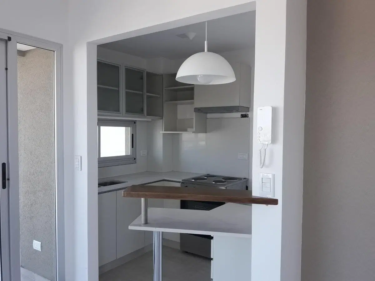 Departamento 3 ambientes en venta, a estrenar, próximo a estación. 4
