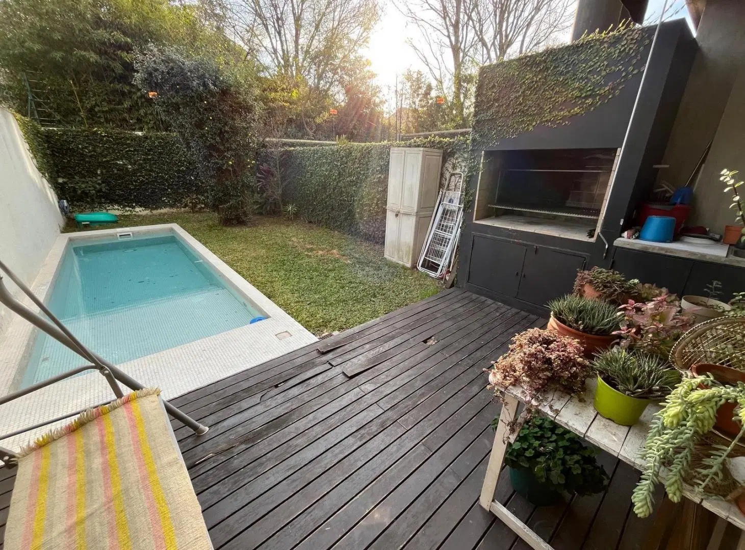 Casa tipo PH en venta en La Lucila próximo al rio, muy especial, con jardín pileta y parrilla. 3