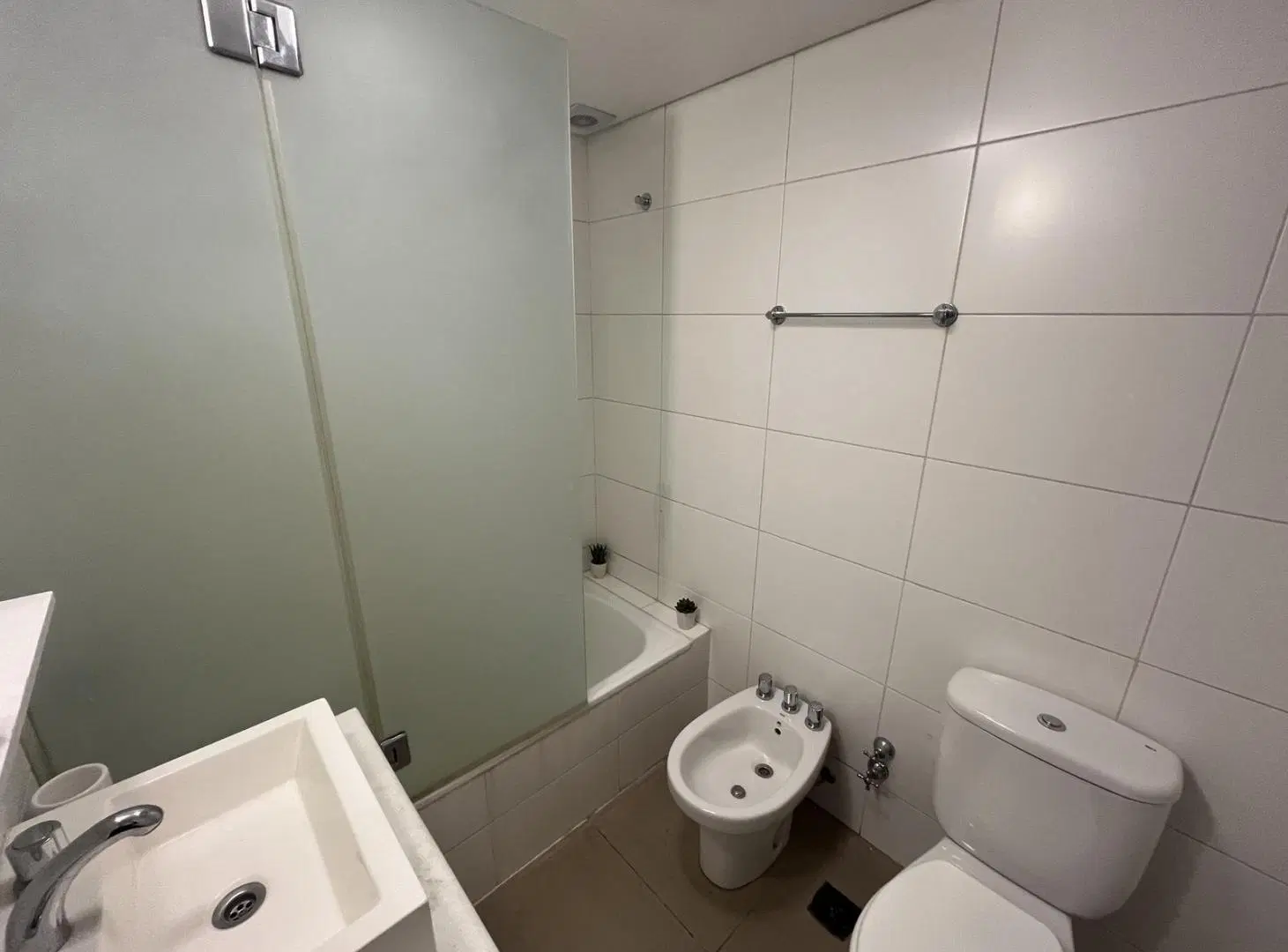 Departamento en venta en Olivos, zona puerto con cochera, pileta, parrilla. 8