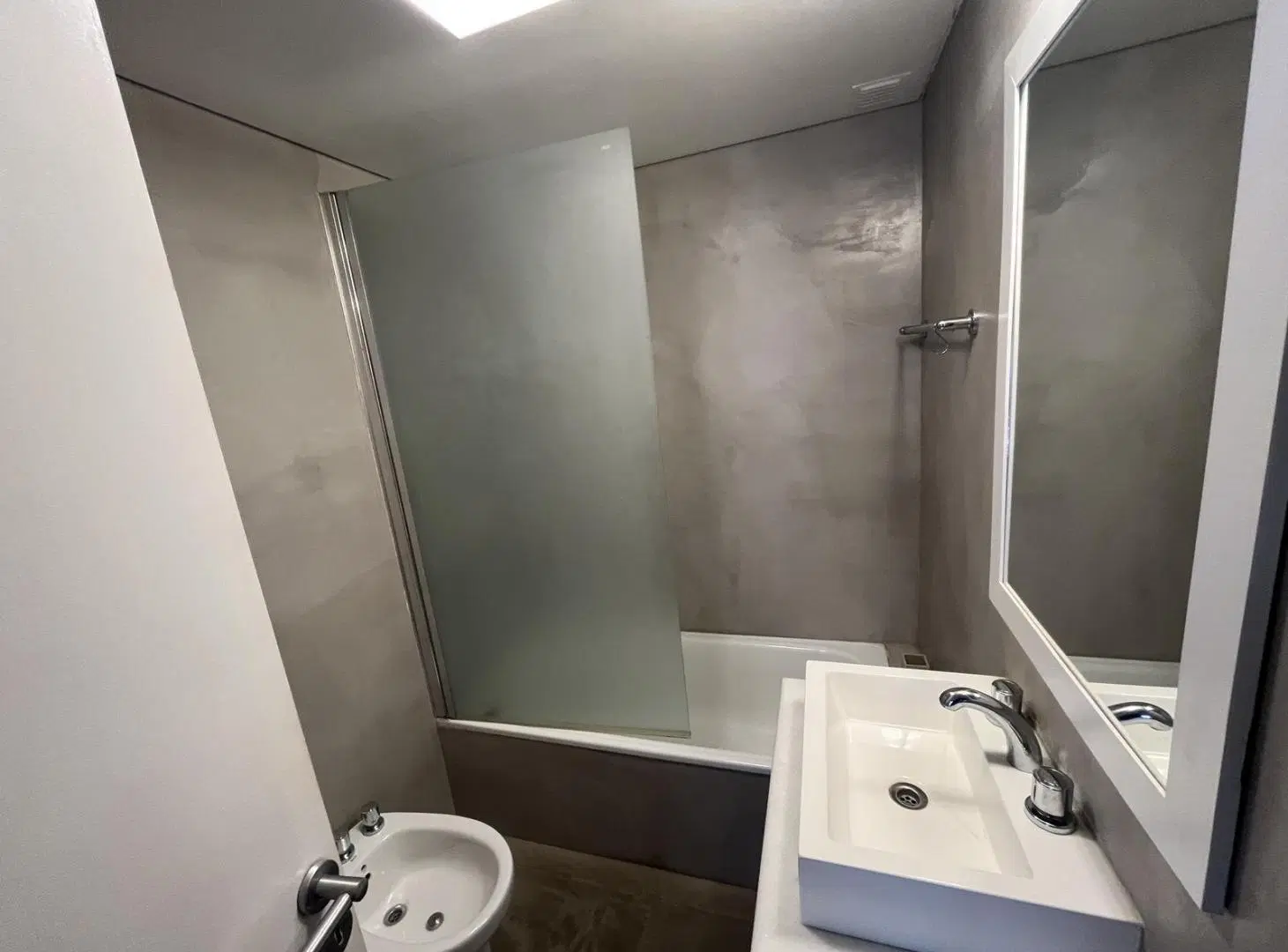 Departamento en venta en Olivos, zona puerto con cochera, pileta, parrilla. 5