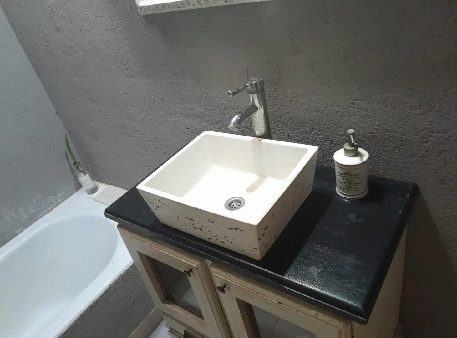 Casa en venta en Olivos, a reciclar. 2