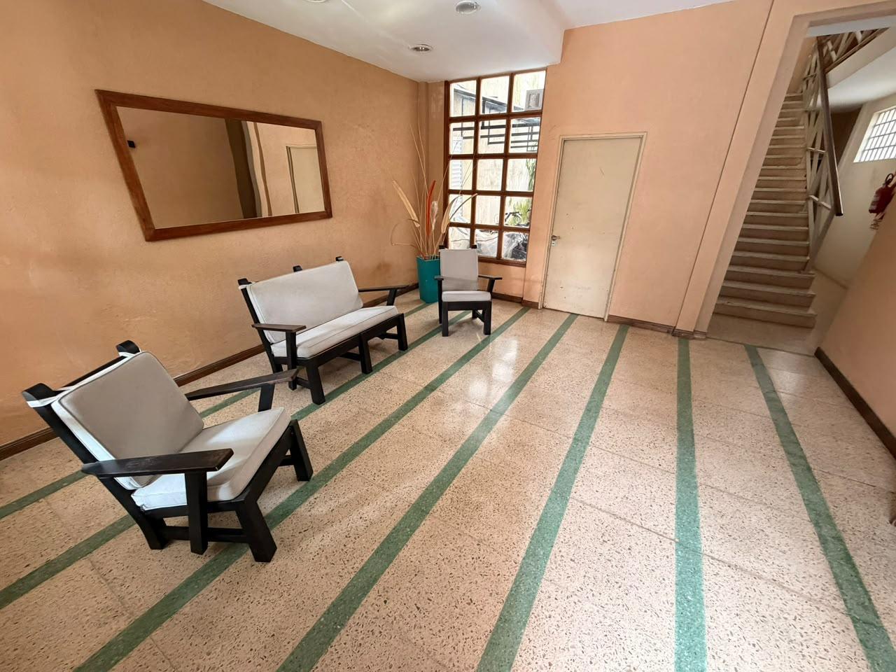 Foto de Departamento 2 ambientes, entre vías y Libertador, proximo centro, imagen 1
