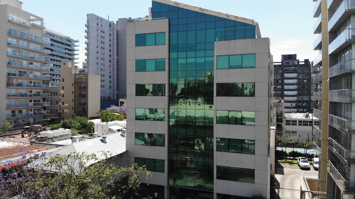 Foto de Oficina en venta y alquiler Olivos, imagen 2