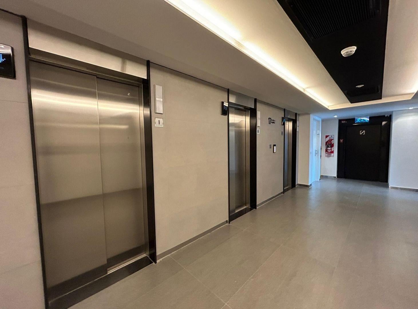 Foto de Oficina en venta y alquiler en Av. Corrientes 1400 "Lex Tower", imagen 1