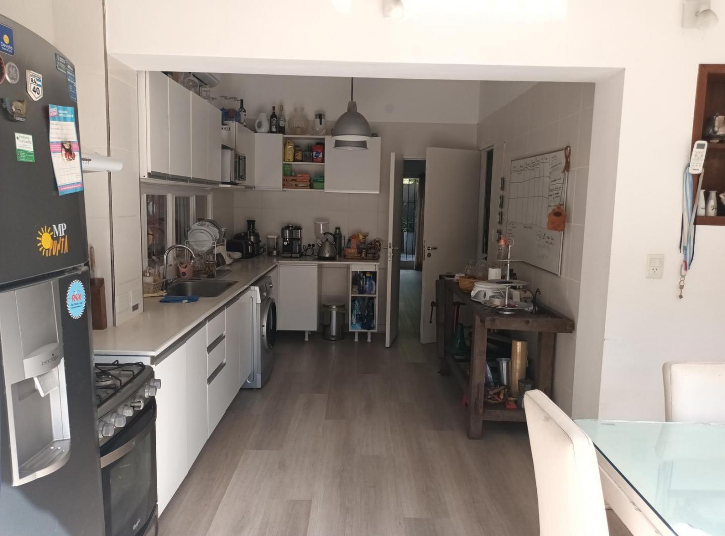 Foto de Casa en alquiler 5 ambientes, excelente ubicación, a metros de, imagen 4