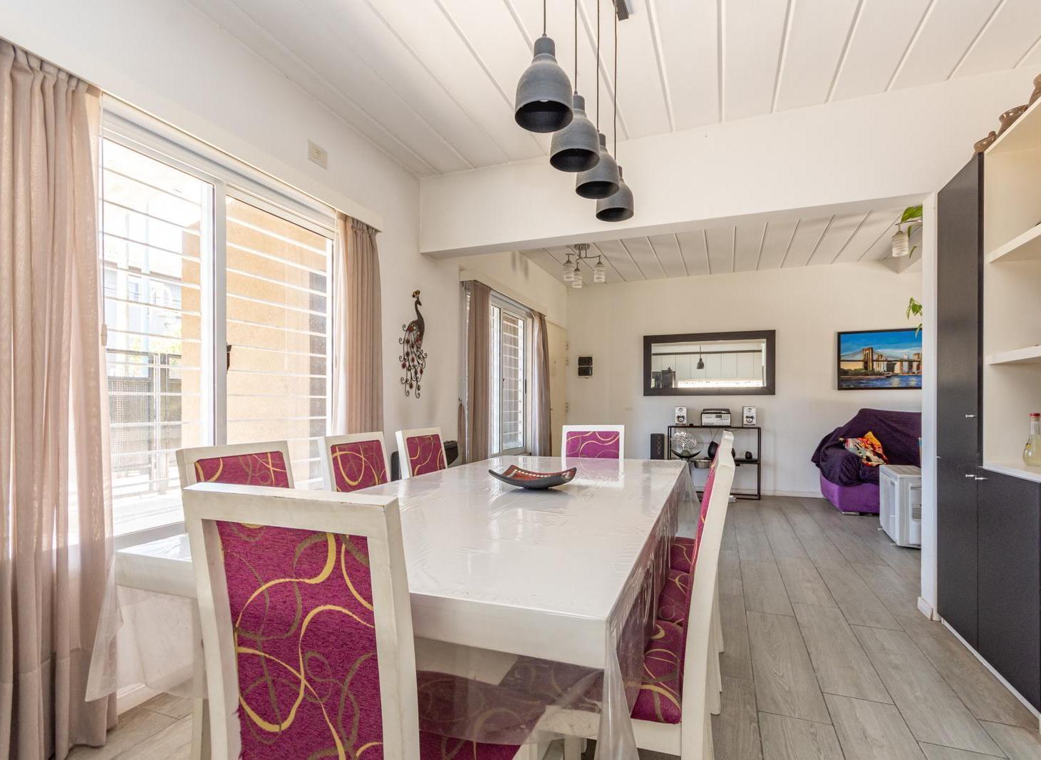 Foto de Triplex en venta en Olivos 5 ambientes, pileta, parrilla y 2 cocheras, imagen 1