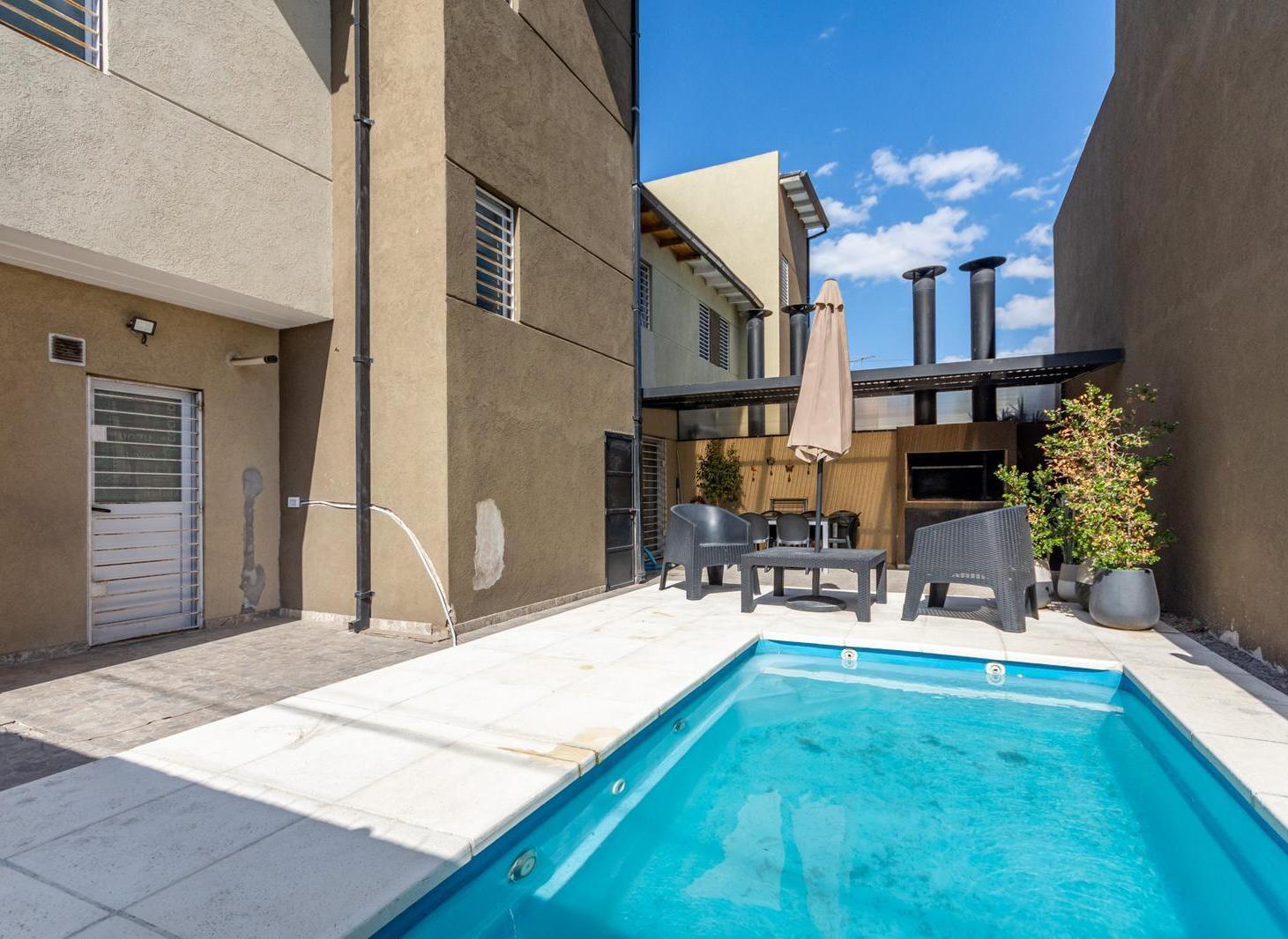 Foto de Triplex en venta en Olivos 5 ambientes, pileta, parrilla y 2 cocheras, imagen 5