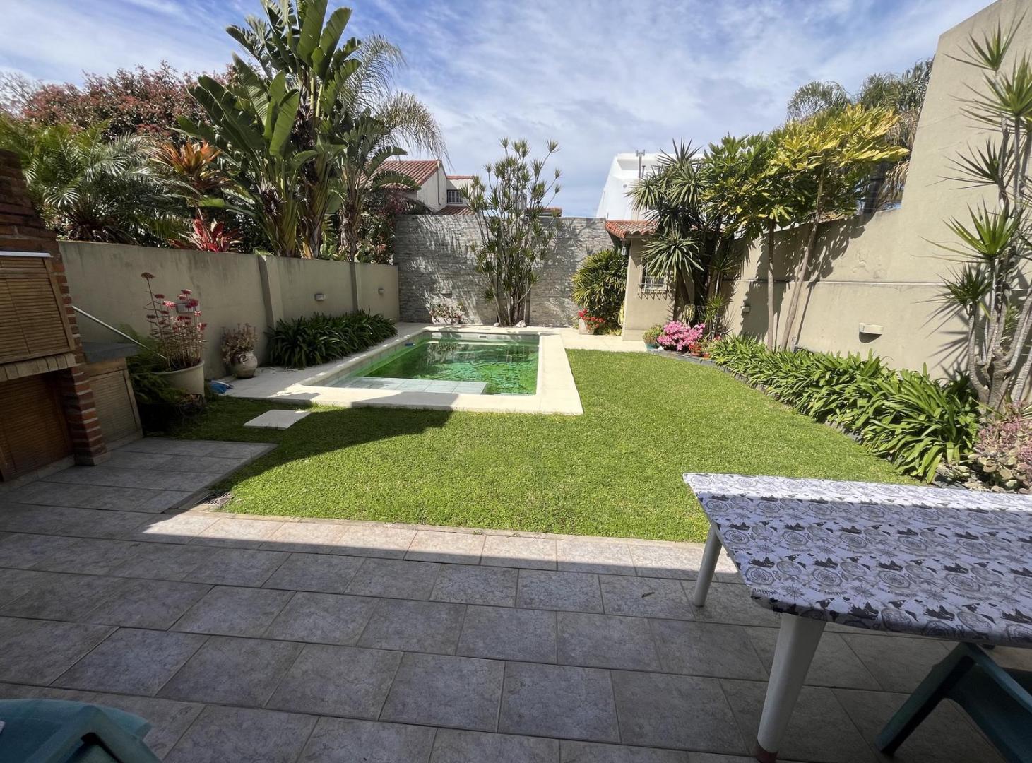 Foto de Casa en venta en perfecto estado, lindo jardín con pileta y parrilla., imagen 3