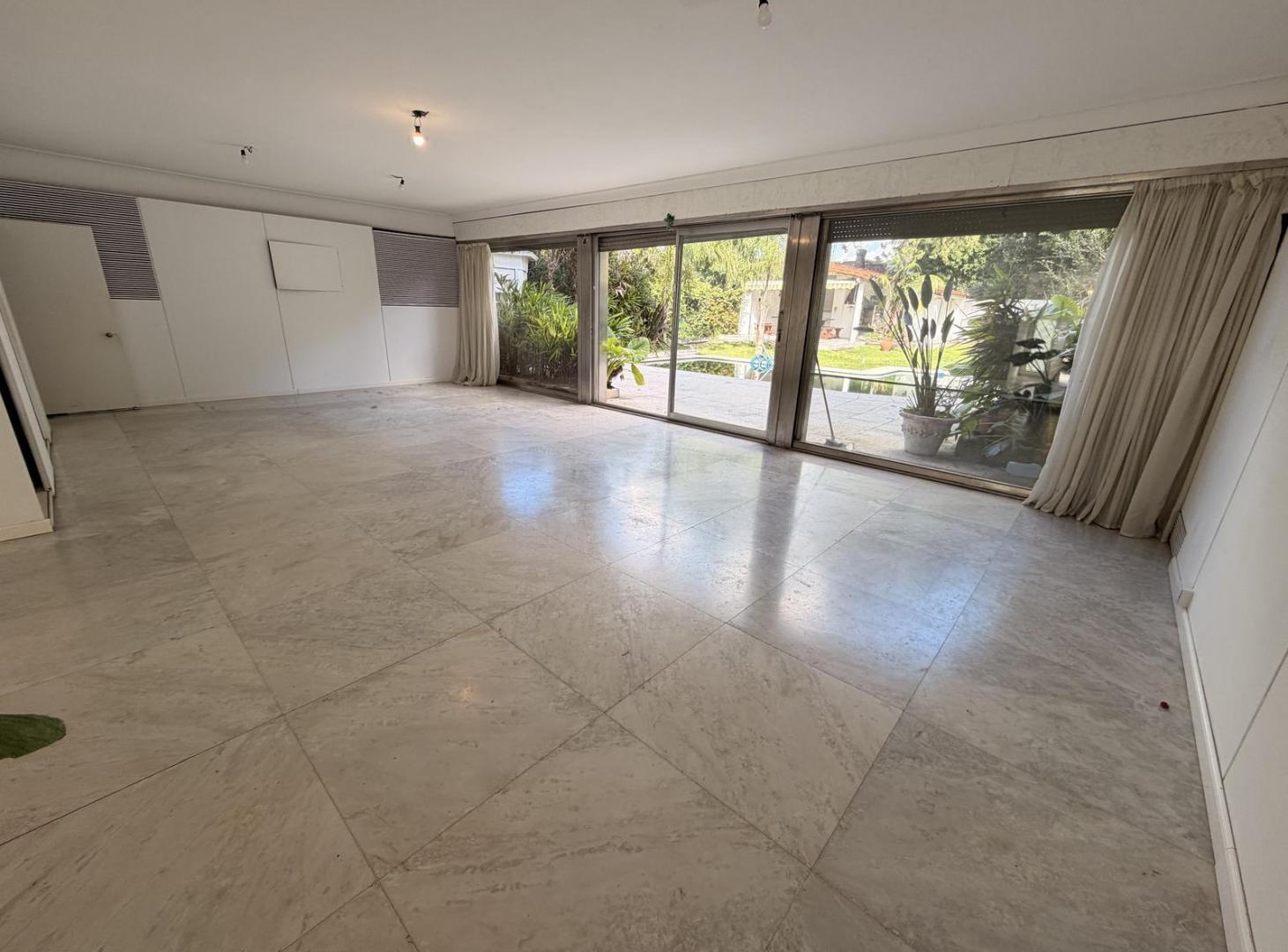 Foto de Chalet en venta y alquiler con jardín en San Isidro, imagen 1