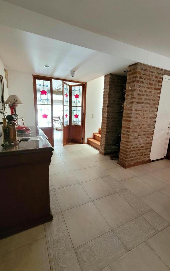 Foto de Casa en venta en perfecto estado, lindo jardín con pileta y parrilla., imagen 2