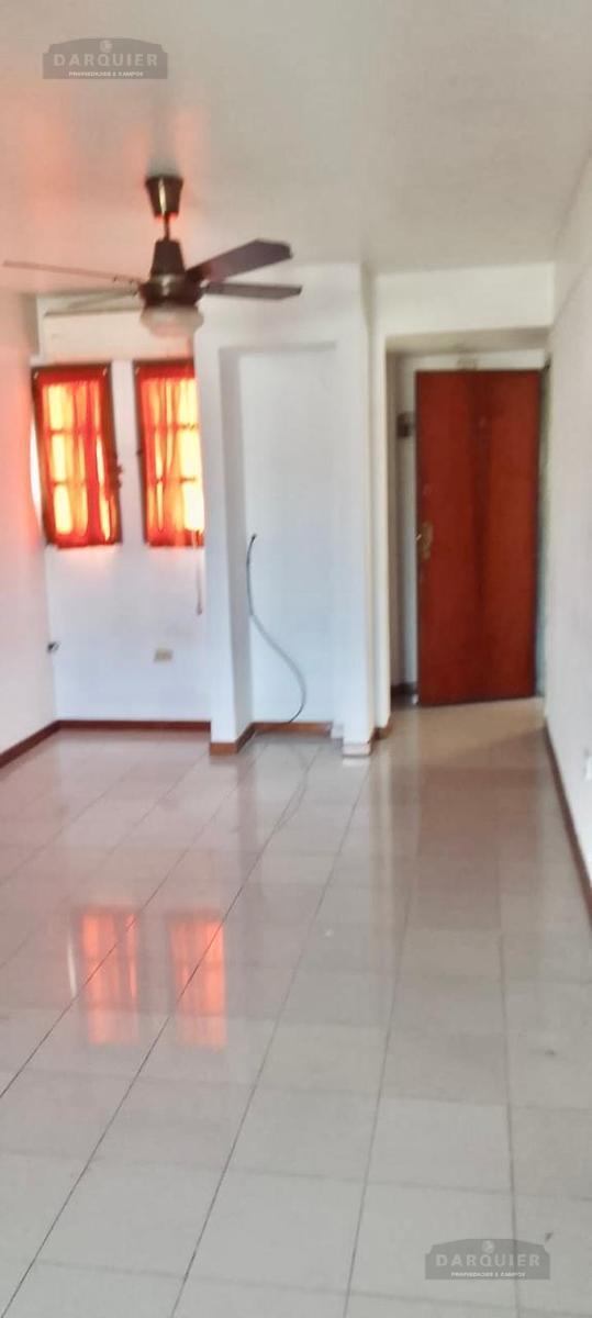 Departamento A METROS DEL CENTRO DE ADROGUE. EXCELENTE UBICACION
