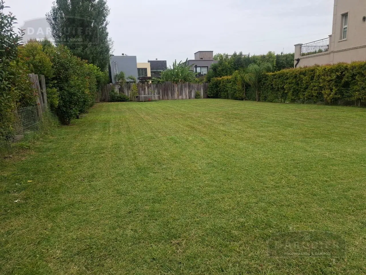 LOTE EN BRISAS DE ADROGUE 5