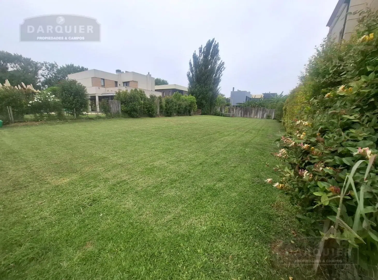 LOTE EN BRISAS DE ADROGUE 3
