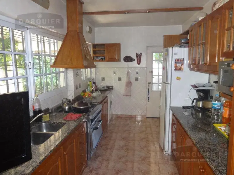 CHALET MUY BIEN UBICADO 5