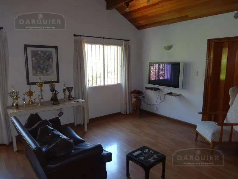 CHALET MUY BIEN UBICADO 2