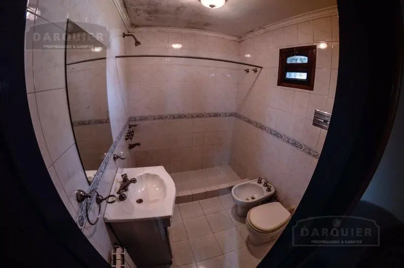 EXCELENTE CHALET EN ADROGUE 4