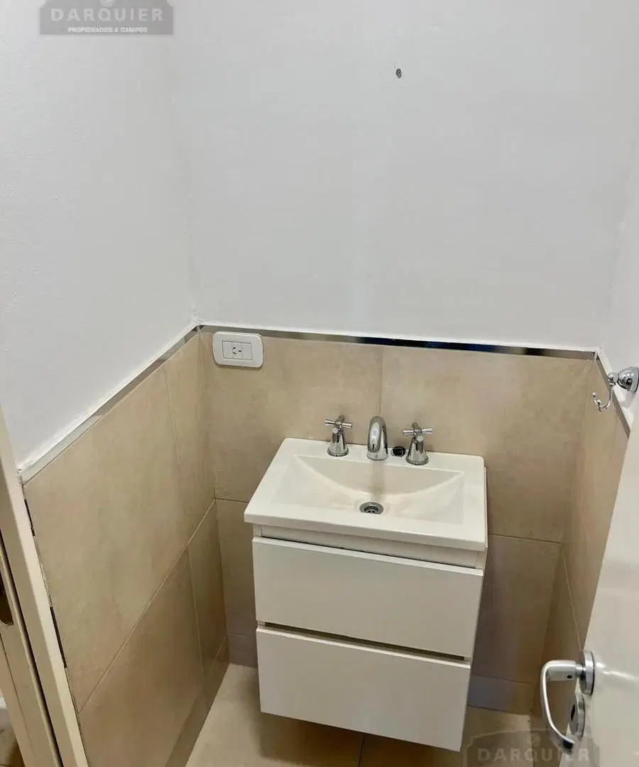 ALQUILER O VENTA DEPARTAMENTO U OFICINA EN PB, ADROGUE 5