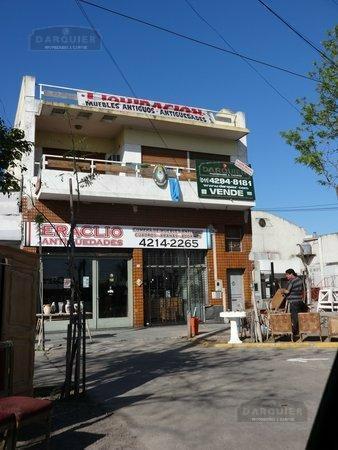 Local en Adrogue