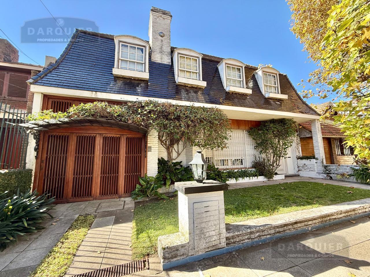 Foto de ADROGUE-CASA- EXCELENTE UBICACION-JARDIN, imagen 1