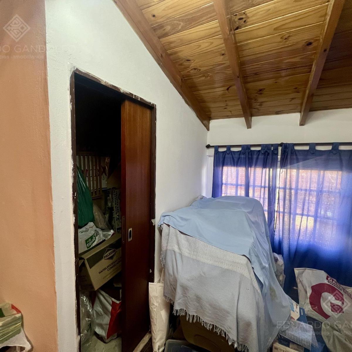 Casa de 6 Ambientes con Dos Locales y Gran Fondo - Venta Directa! 4
