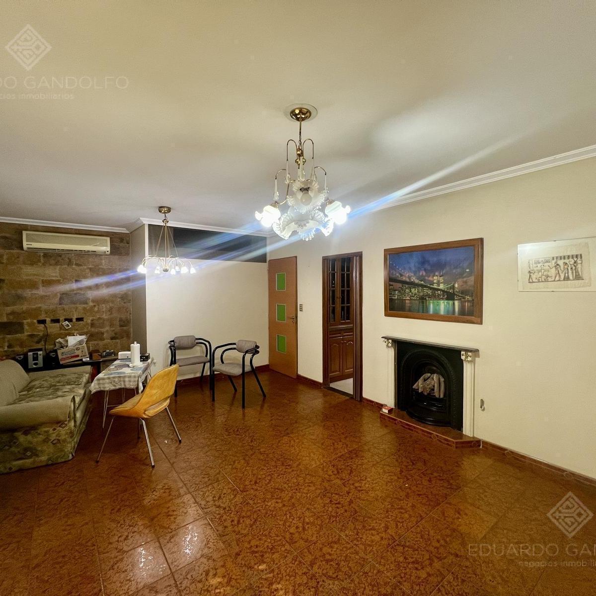Casa de 6 Ambientes con Dos Locales y Gran Fondo - Venta Directa! 5