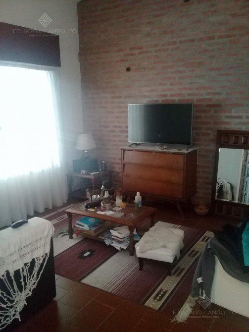 Duplex a mts de la Avda y del FCGR - Venta Directa - Acepta permuta x menor valor